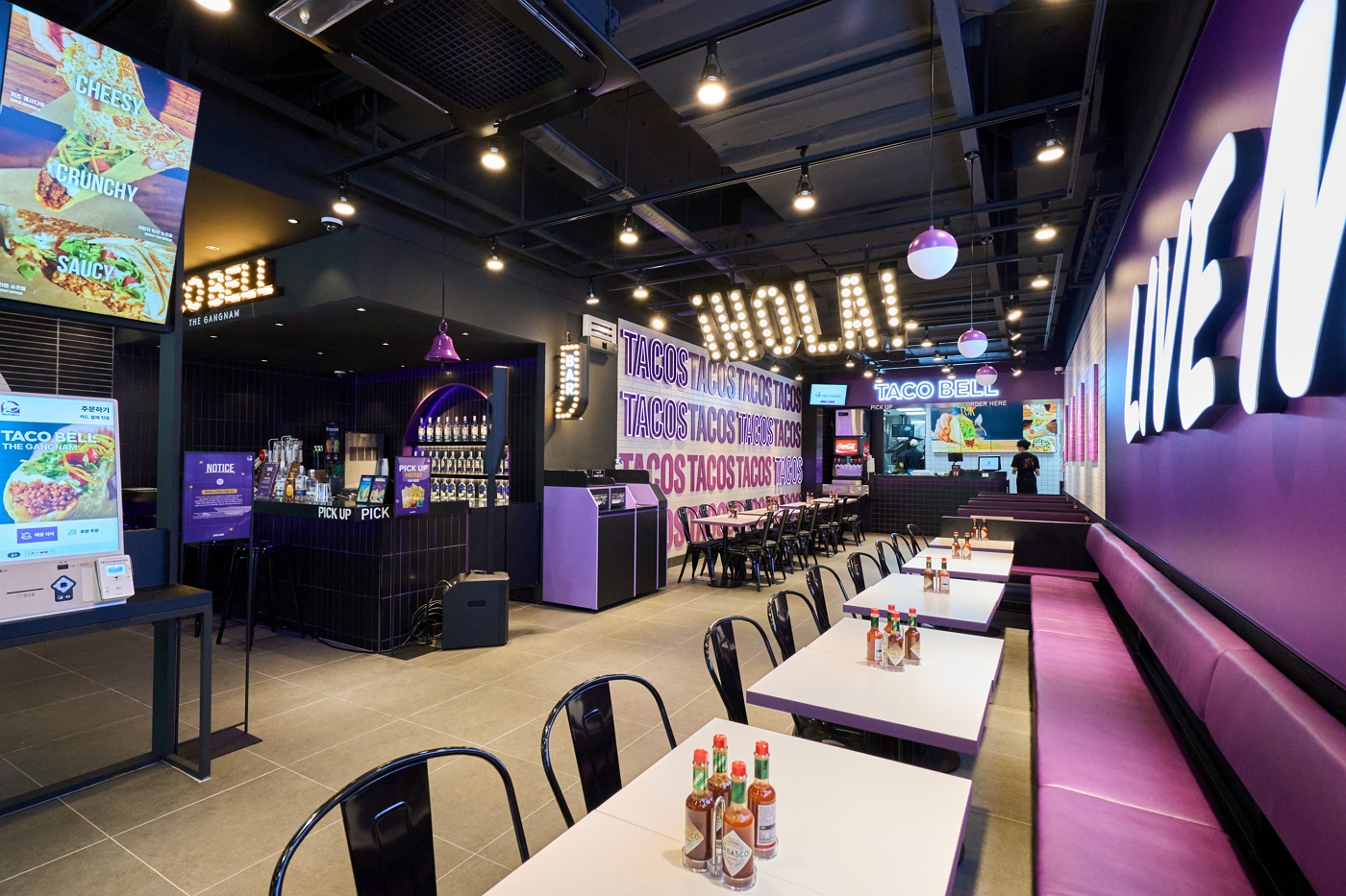 <h5>Solution</h5>
- KFC 코리아 운영 하 타코벨의 언론 커뮤니케이션 방향성 수립 및 메시지 체계 정립<br /> 
- 브랜드 소개 시점에 맞춰 미디어 이해도 제고를 목표로 한 핵심 PR 메시지 도출<br /> 
- 더강남 1호점 오픈을 계기로 미디어 대상 공식 커뮤니케이션 전개 및 브랜드 인식 정렬<br /> 
- 주요 매체의 유통·식품 담당을 중심으로 타코벨 브랜드 스토리 확산<br /> 
- 안정적인 언론 노출 관리를 통해 브랜드에 대한 긍정적 인식 형성 기반 구축<br />